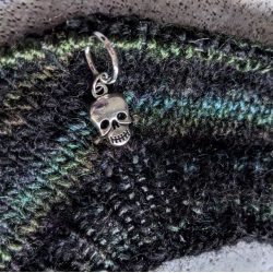 Deadly Skull - Knitting marker