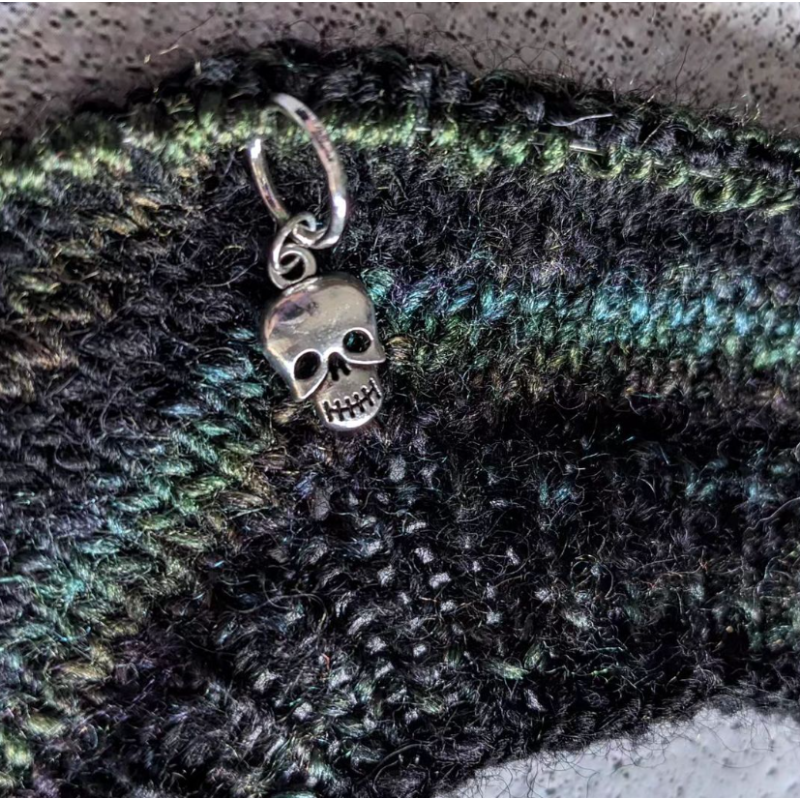 Deadly Skull - Knitting marker