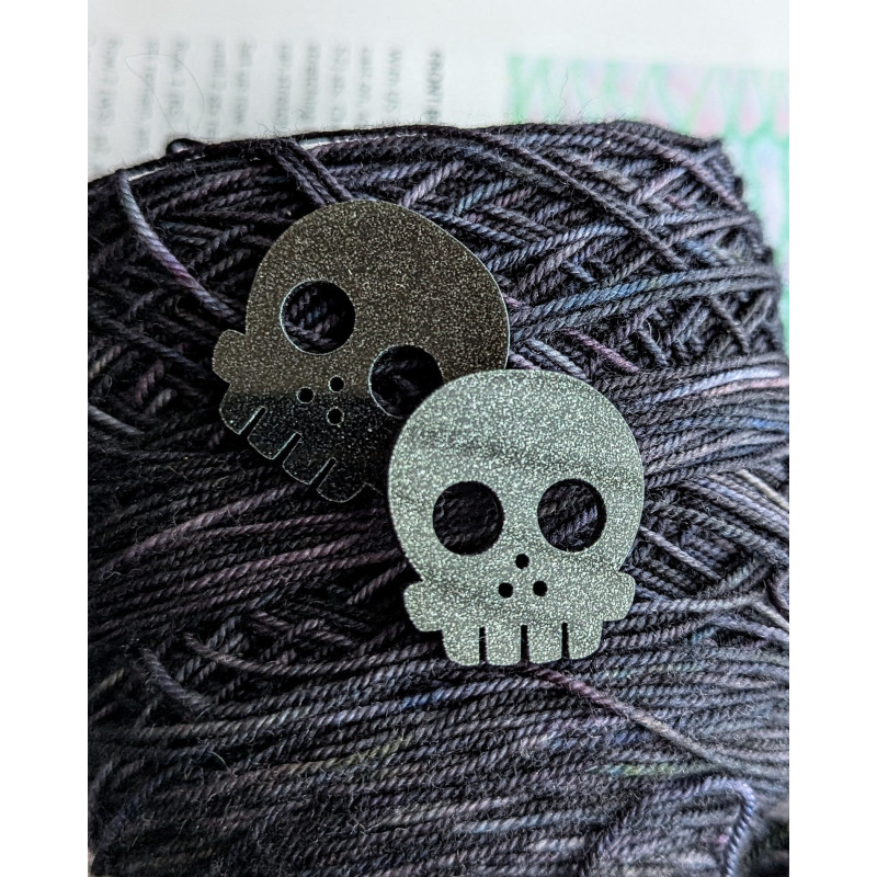 Deadly Skull Buttons 30 mm FINE Black glitter