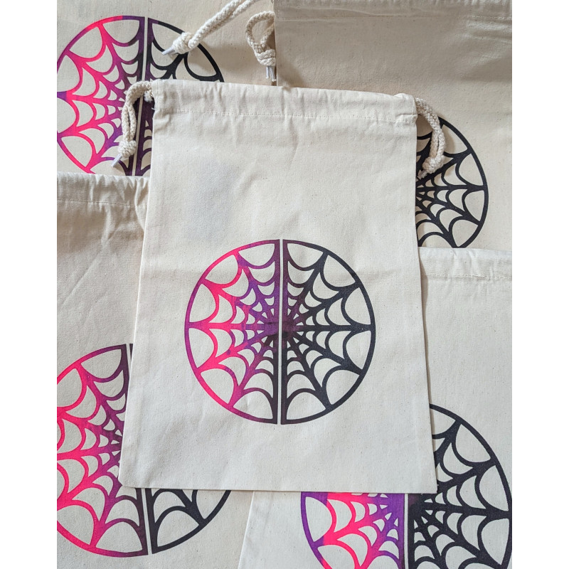 Spiderweb Projektpose